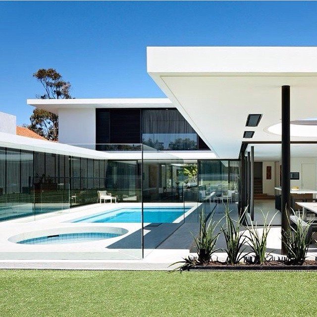 Contemporary house designs in landscape